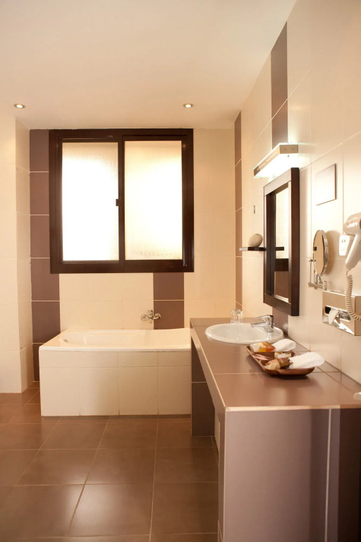 Protea Hotel by Marriott Kampala