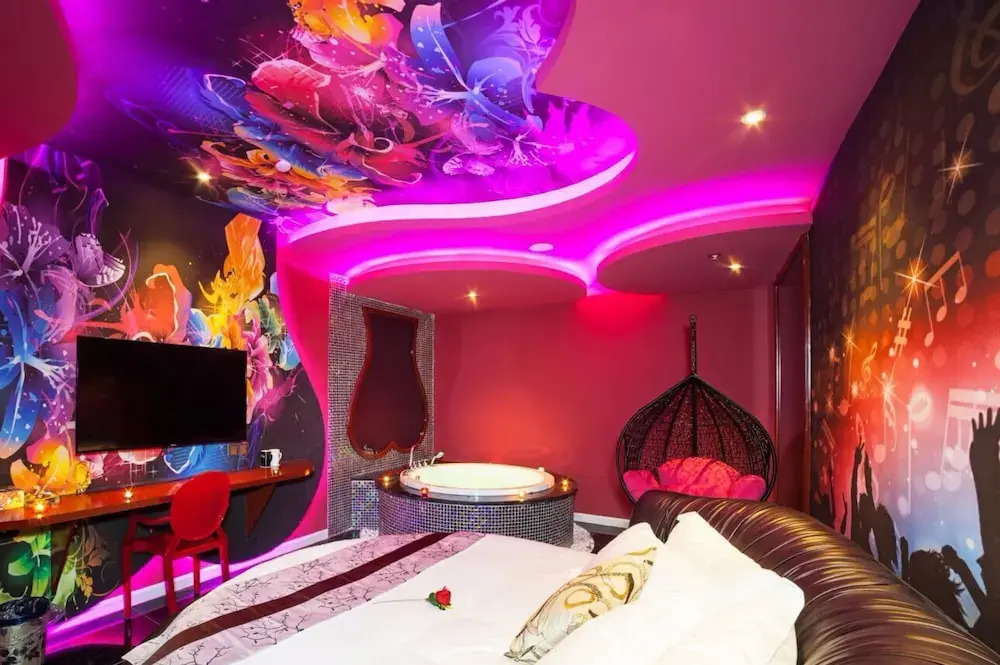 Suzhou Huazhiyu Lover Theme Hotel