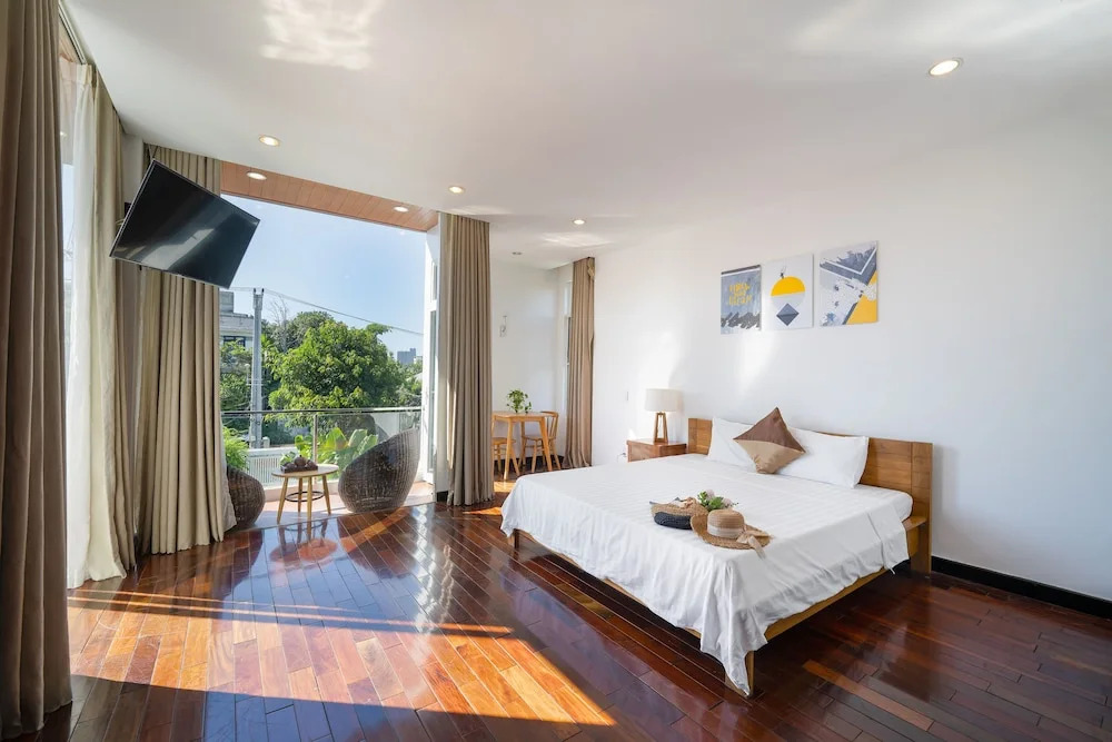 T P Pool Villa