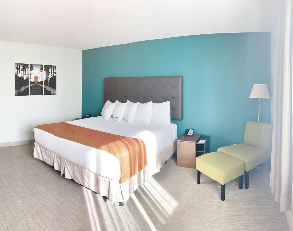 Redac Gateway Hotel Torrance