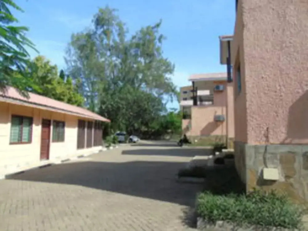 Visit Beautiful Mombasa and Stay at the Wonderful Makweru Villas