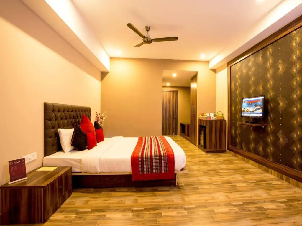Summit Milestone Hotel