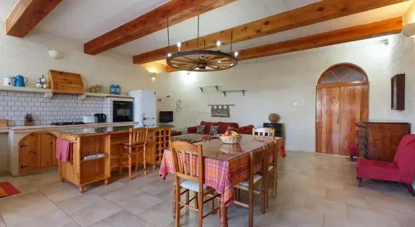 Tal-Bobby Farmhouse
