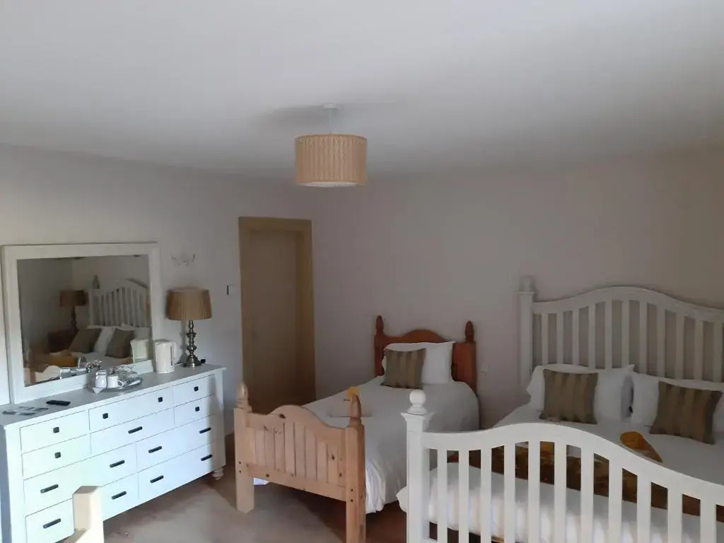 Dulrush Lodge Guest House, Restaurant and Self-Catering