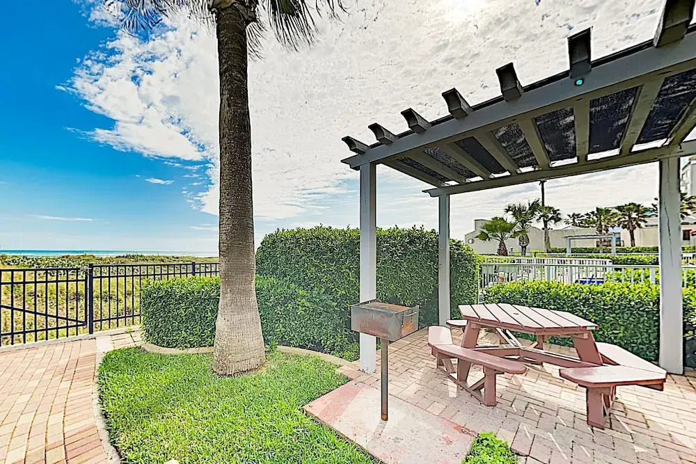 Updated Shorefront W/ Pool - Walk To Waves! 2 Bedroom Condo