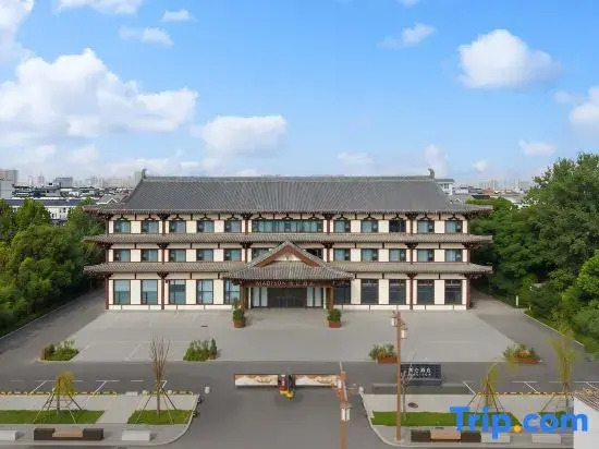 Luoyang Museum, Longmen High-speed Railway Station, Meilun Hotel
