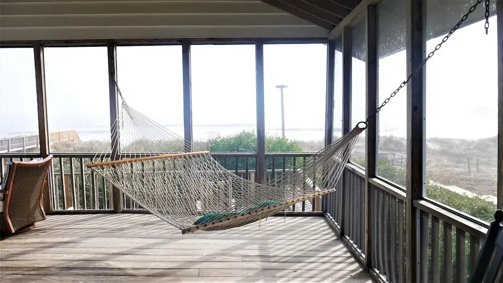 Granny's Beach House - 6 Br Home