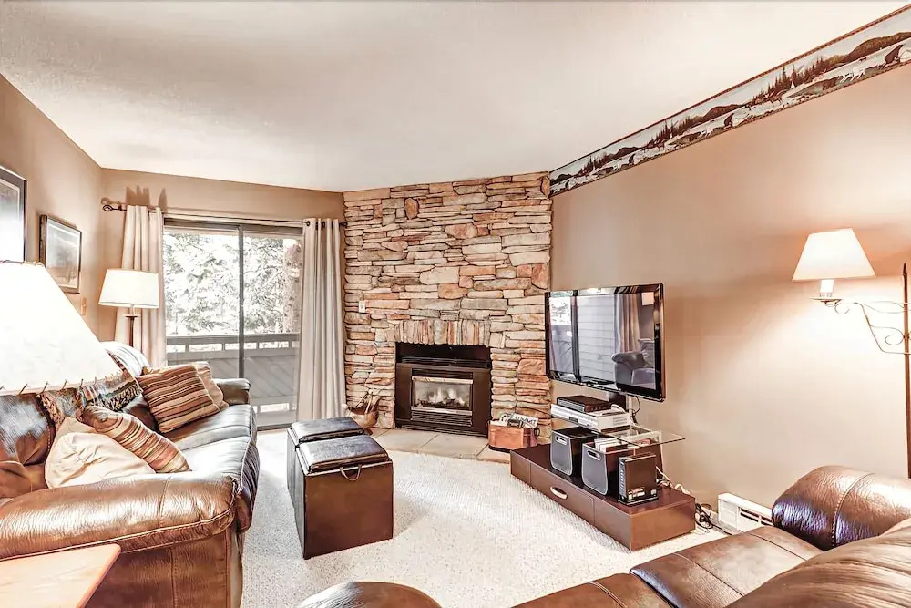 Ski-in/out Access + Hot Tub! Breckenridge Condo
