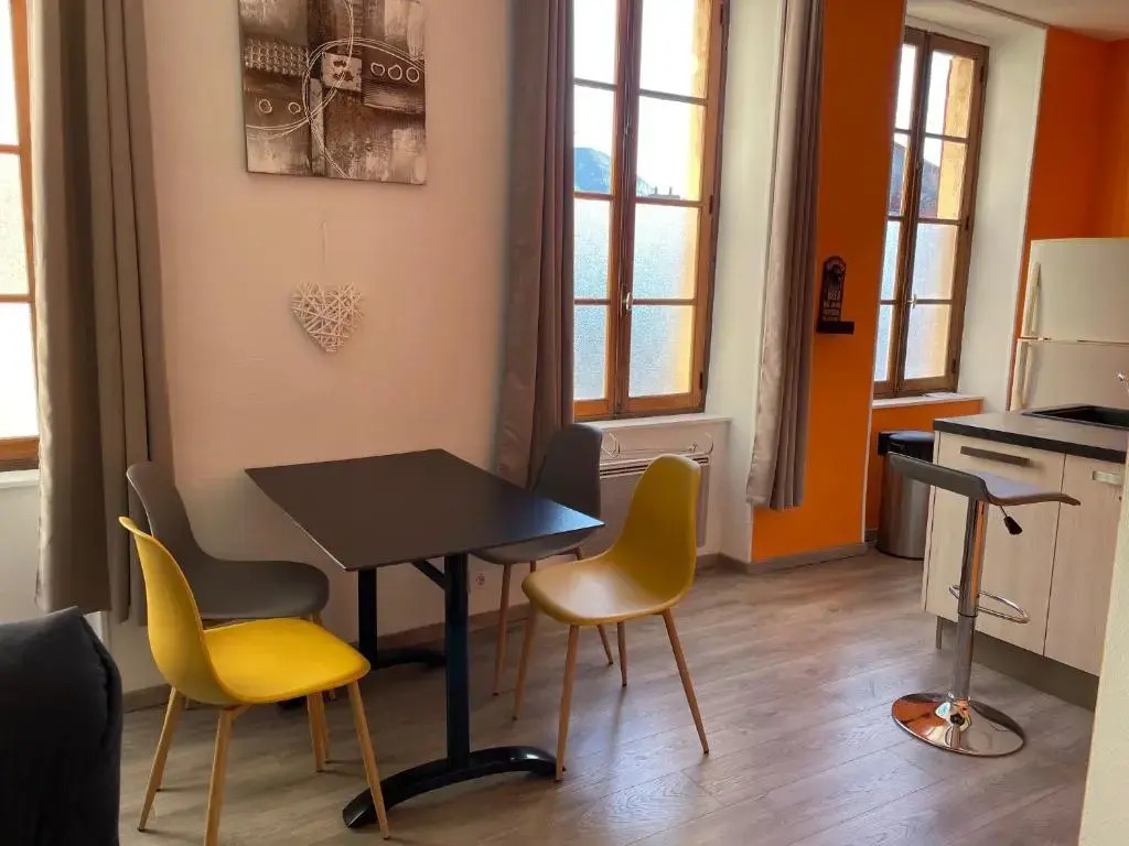 Millau Superbe Studio 35m2 Centre ville calme et Ajouré