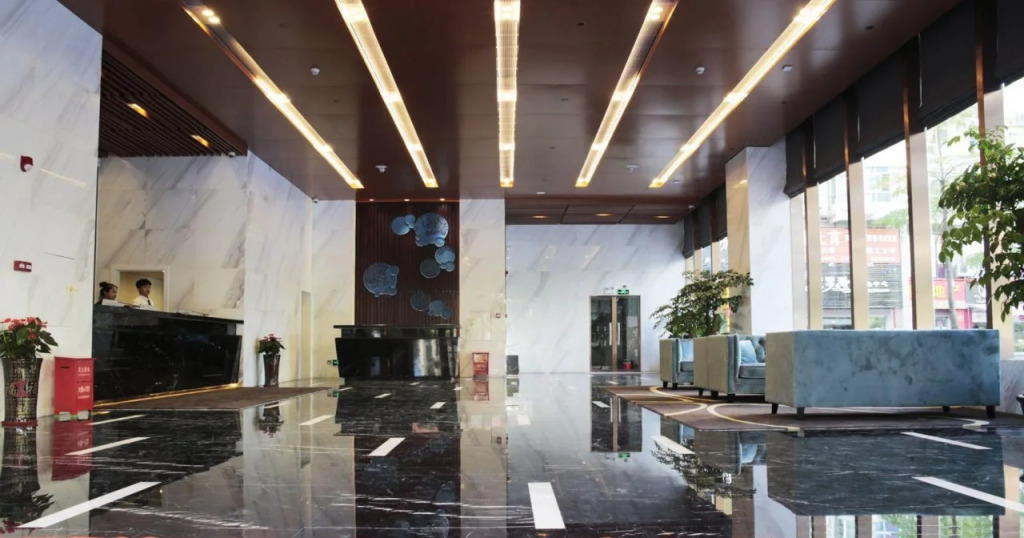 Pullanoman Holiday Inn