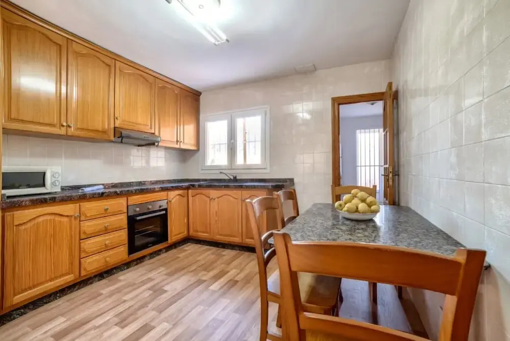 Villa - 4 Bedrooms with Pool and WiFi - 104984