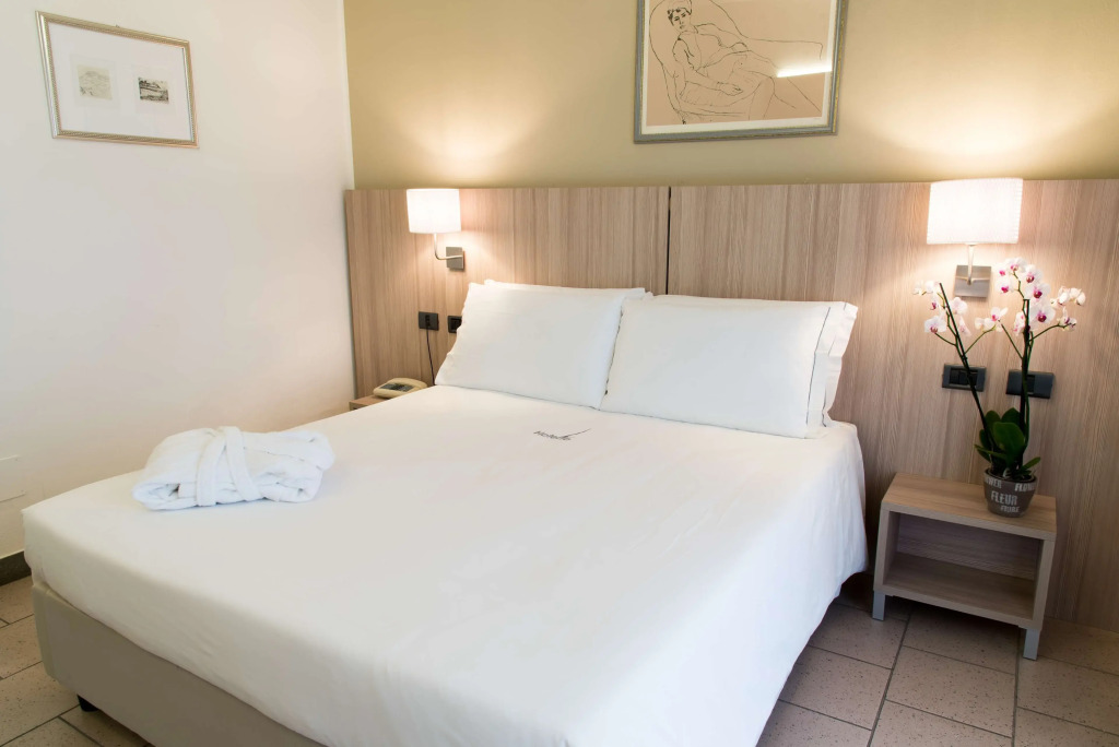 HotelTo