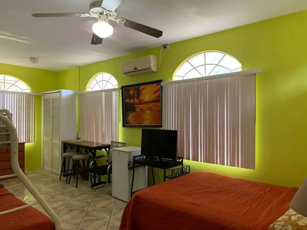 Carolyns View Guesthouse