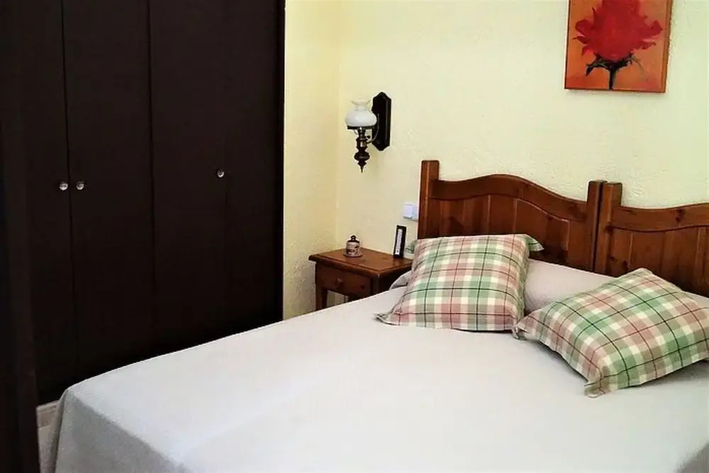 House - 2 Bedrooms with Pool and WiFi - 107930