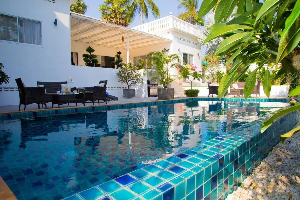 Blissful Tropical Stay at SeaLaVie Villa