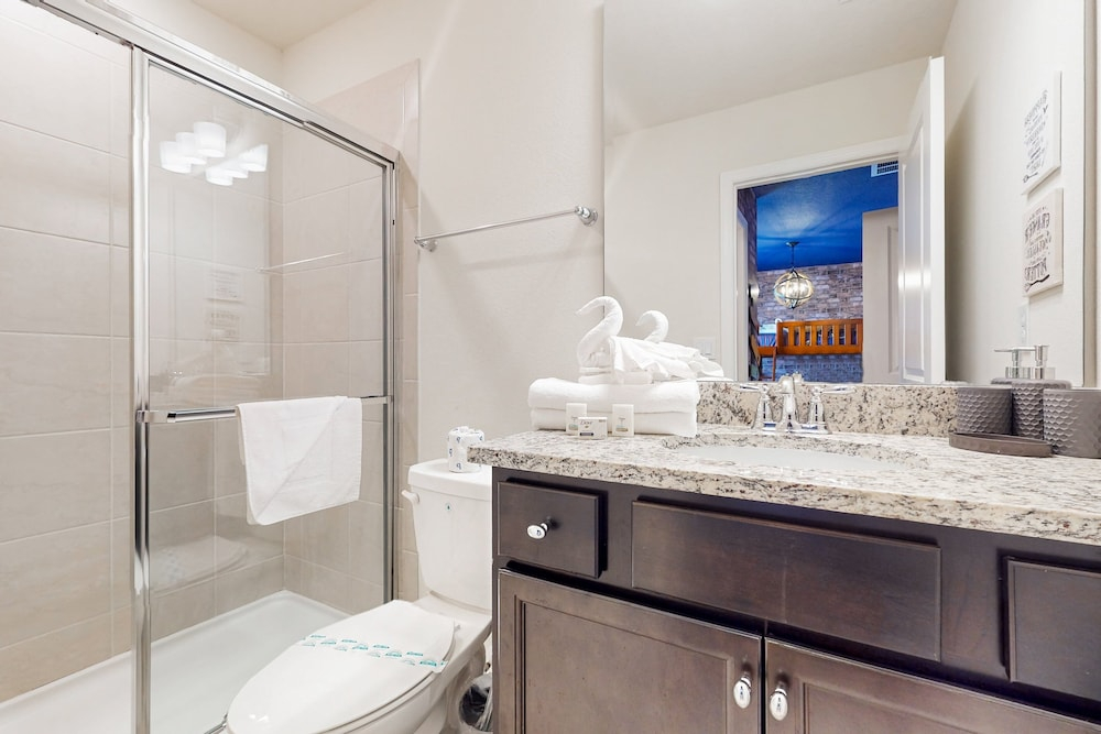 Inviting Family-friendly Home W/private Pool, Spa, Central AC, & W/D