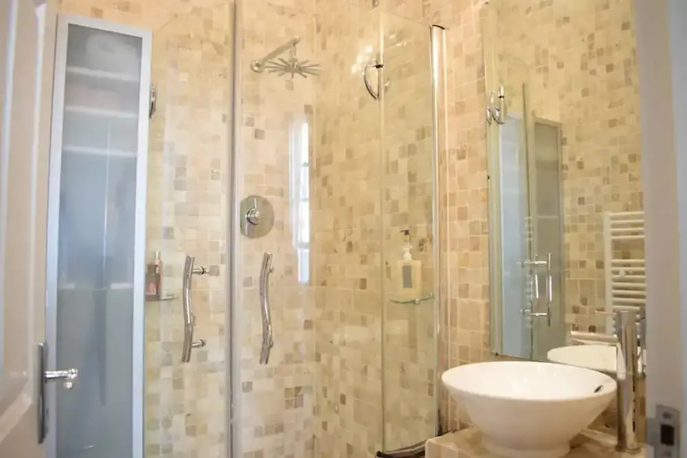 1 Bedroom Flat Near Hyde Park