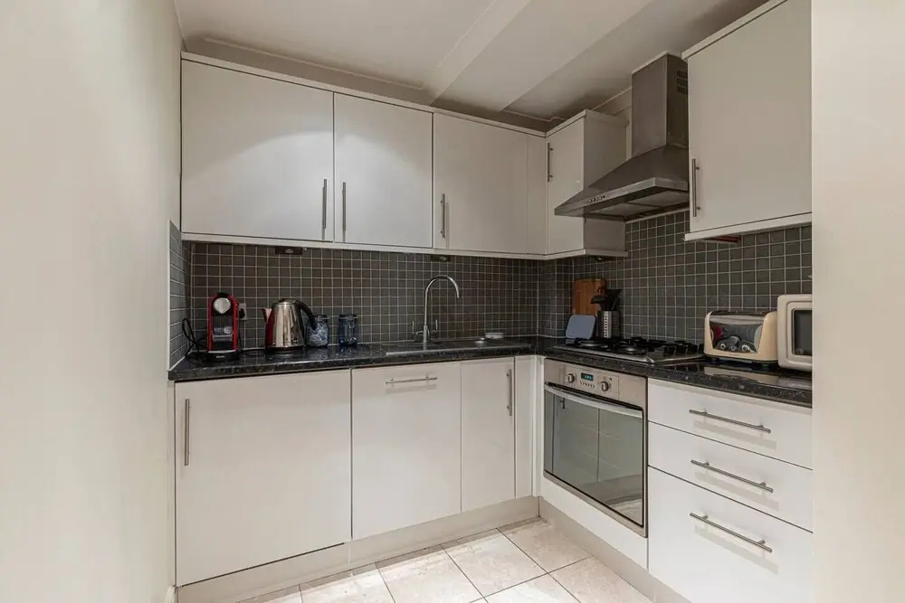 Homely 2-bed flat in Little Venice