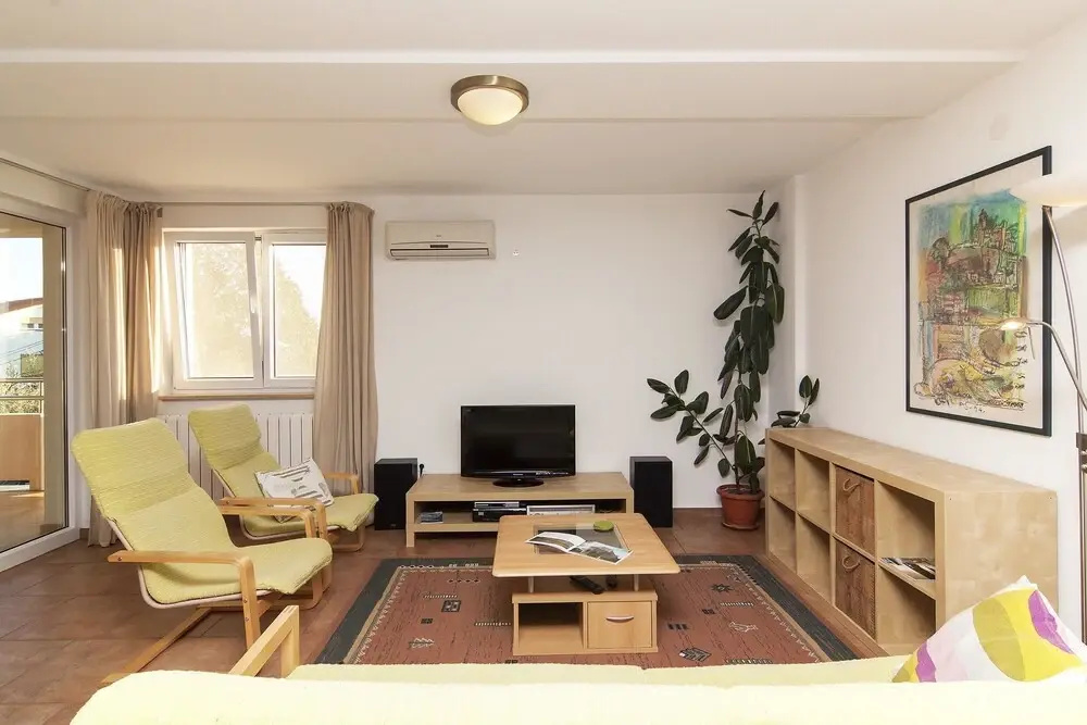 Apartments Levan Ceja