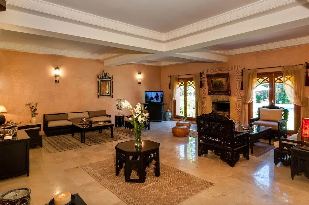 Charming villa in the heart of Marrakech palm grove