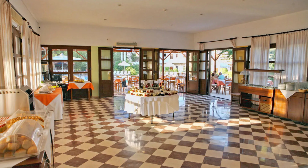 Pasiphae Hotel