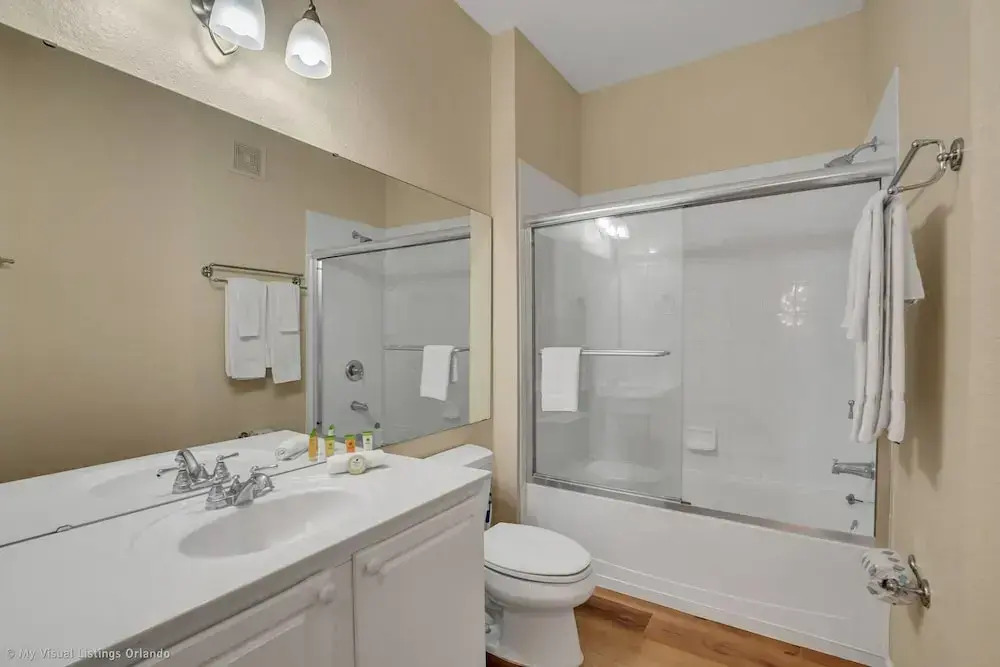 Polished, Luxurious Condo in Vista Cay, Near Themed Parks! #4vc206