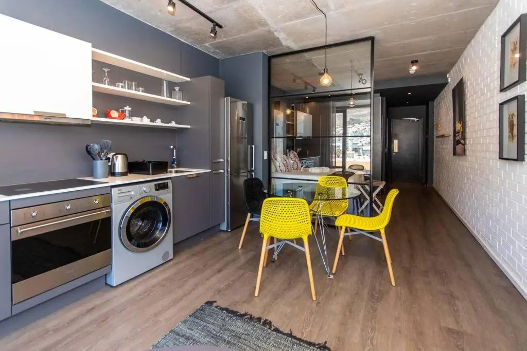 514 Wex1 Modern Studio Apartment