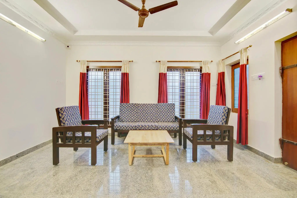OYO Home 78062 Modern Studio