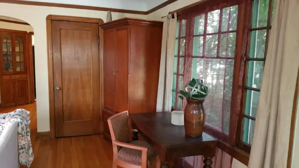 Modern❤️Smart Craftsman HDTV Keurig AC❤of Downtown