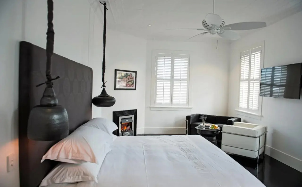 CIRCA 1936 Art Hotel