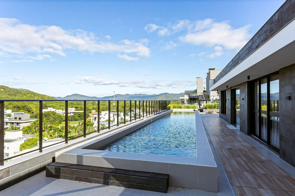 Apto c /piscina em Jurerê Internacional EPC204