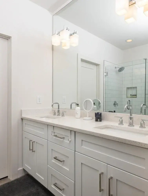 Cheerful Townhome With Garage EAV Local