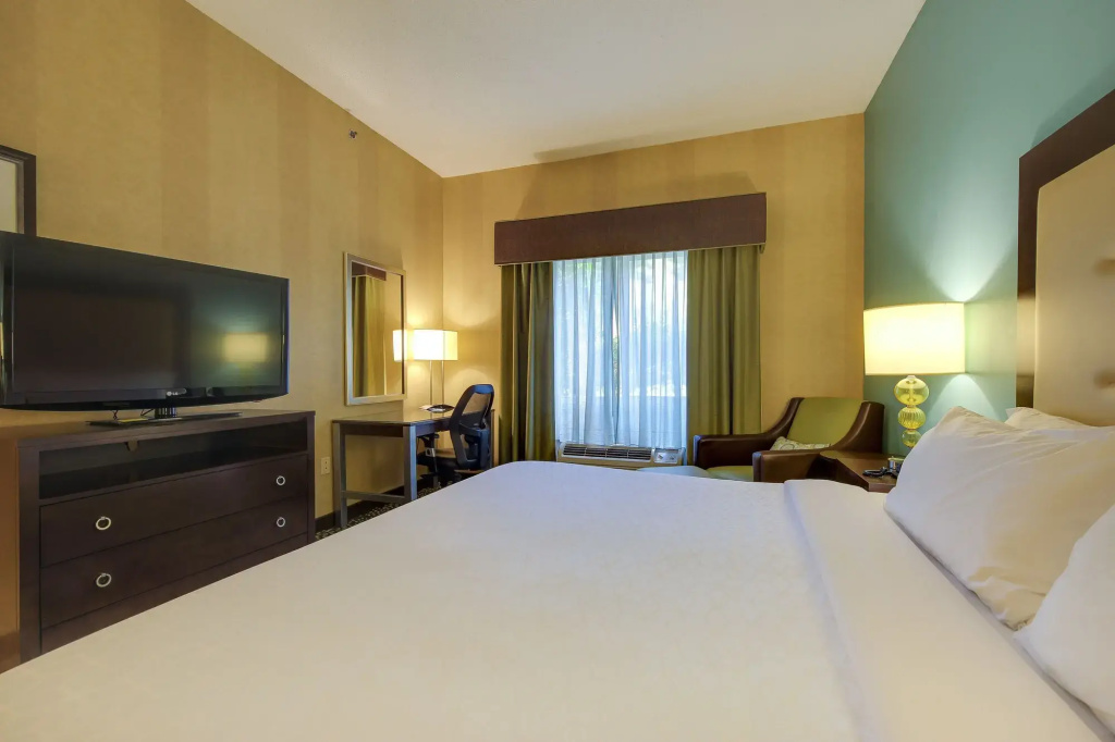 Holiday Inn Express & Suites Sylva - Western Carolina Area by IHG