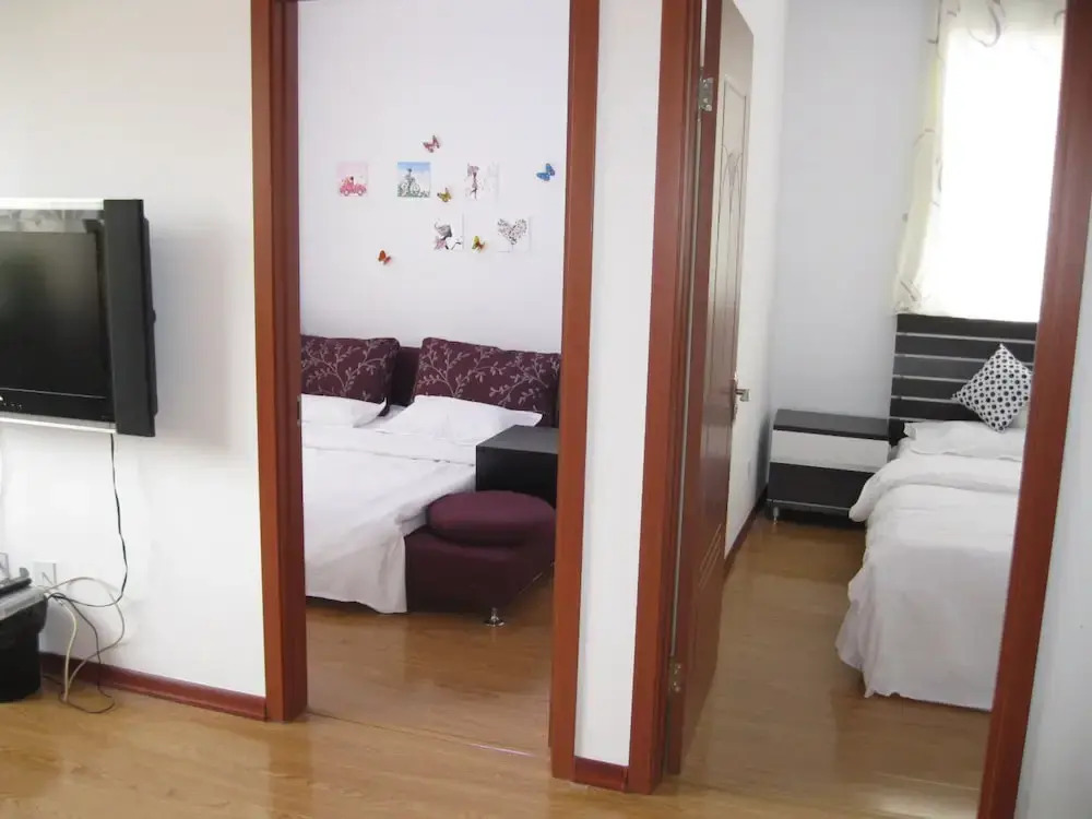 Dalian Yijia Apartment