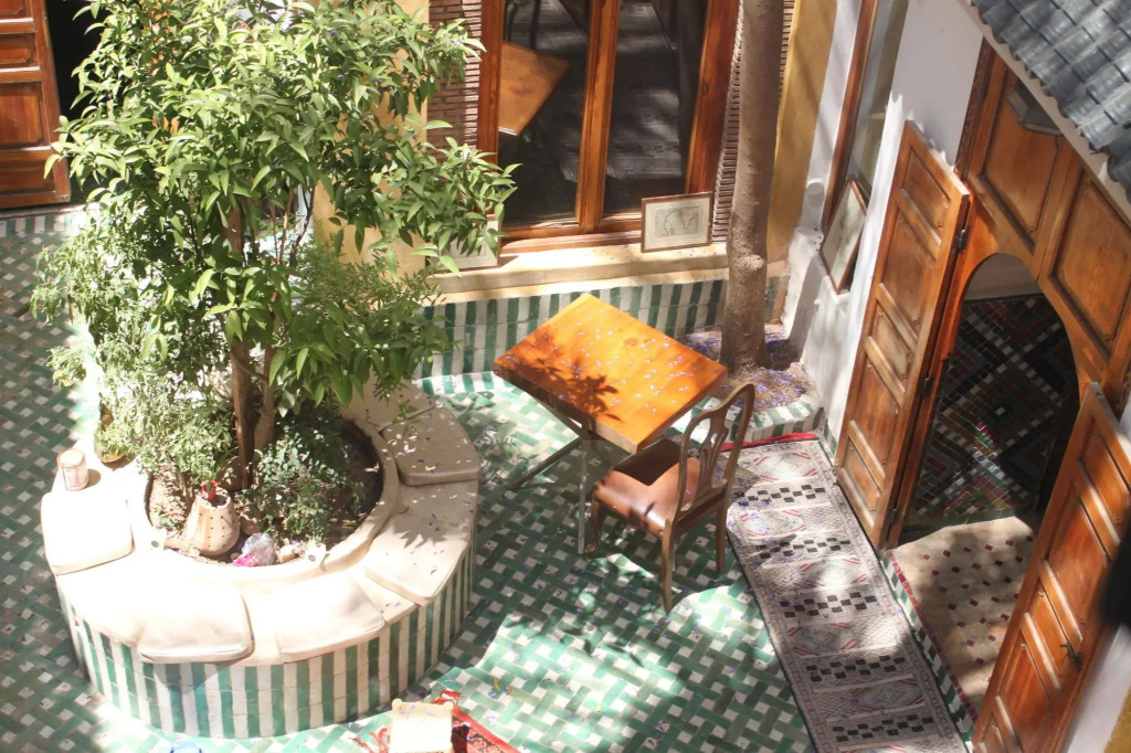 Riad O LY