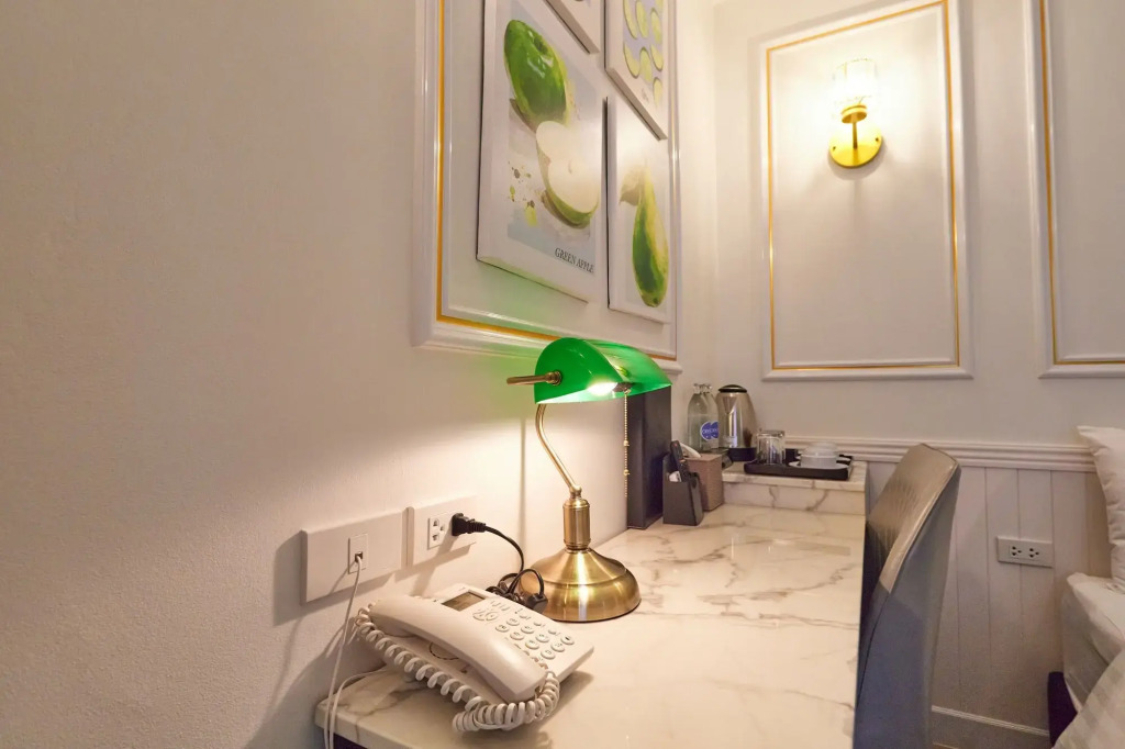Rose Apple Hotel