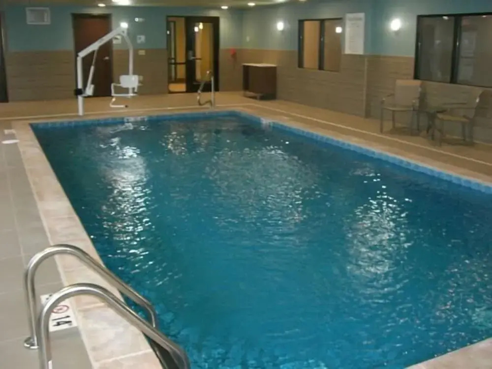 Holiday Inn Express & Suites Uniontown