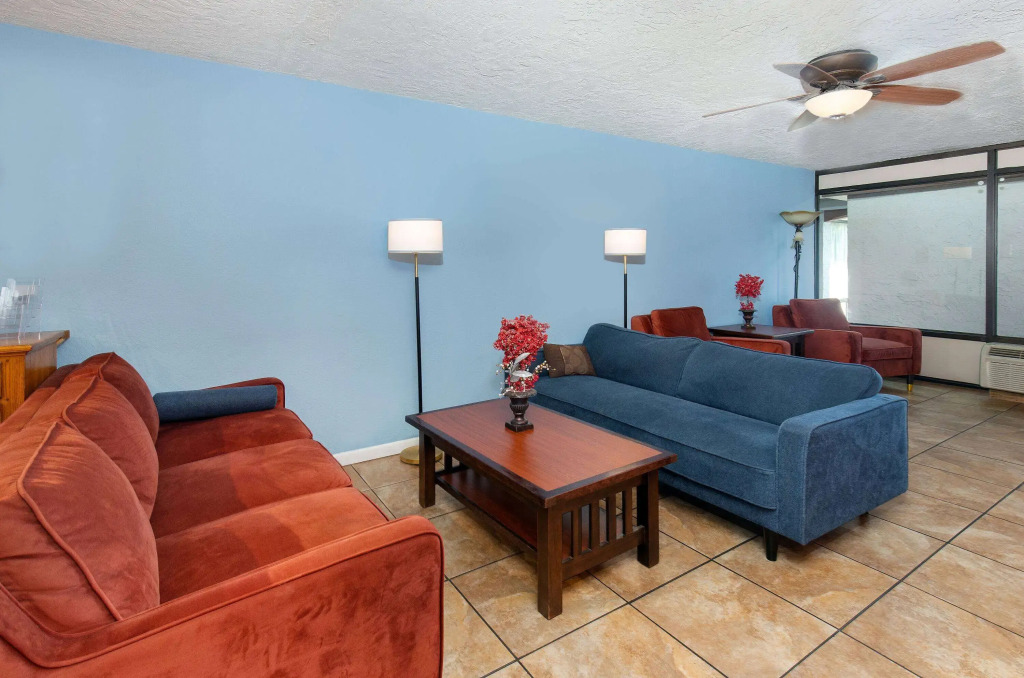 Americana Inn a Travelodge by Wyndham