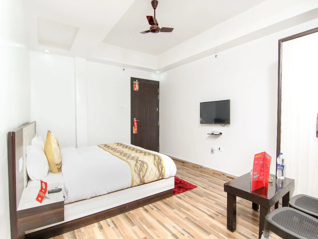 OYO 13314 Grand Almada Inn