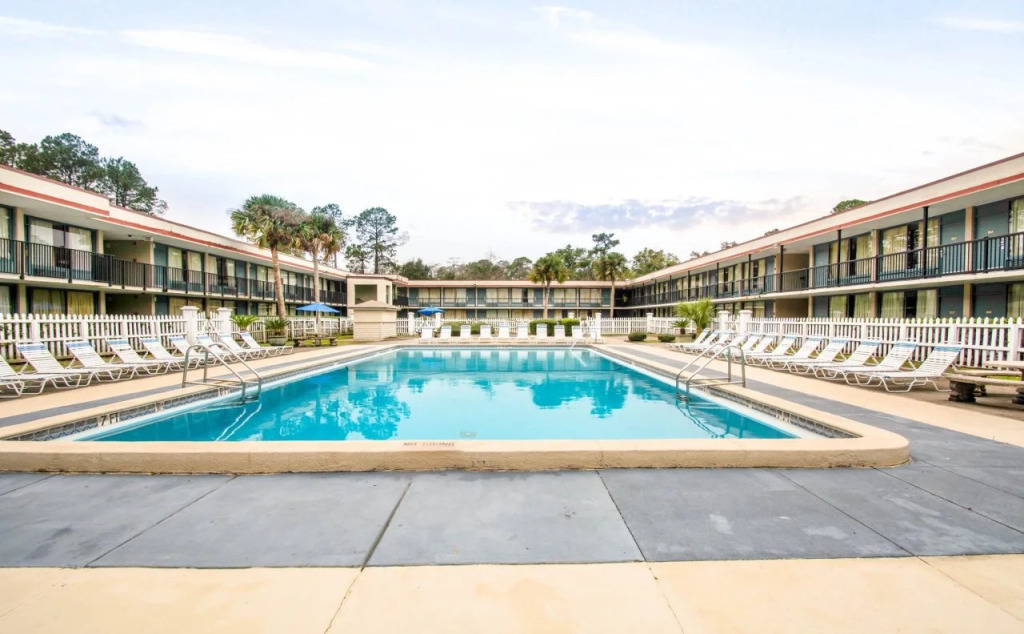 Rodeway Inn & Conference Center