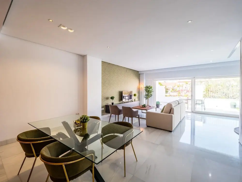 Central Sunny Penthouse Premium Apt