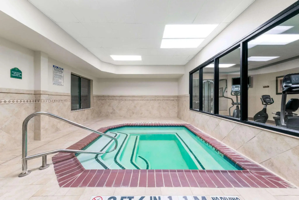 Big Country Hotel & Suites, SureStay Collection by BW