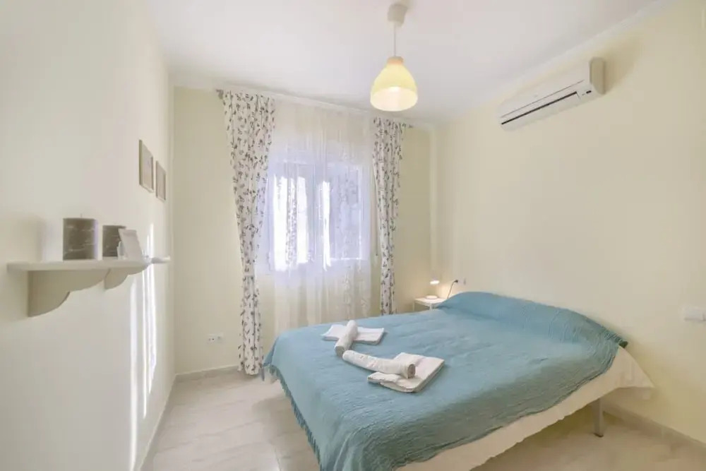 Bungalow - 3 Bedrooms with Pool and WiFi - 105003