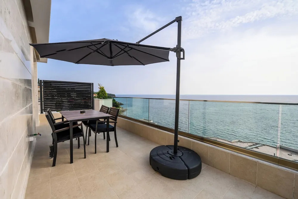G Star Hotel