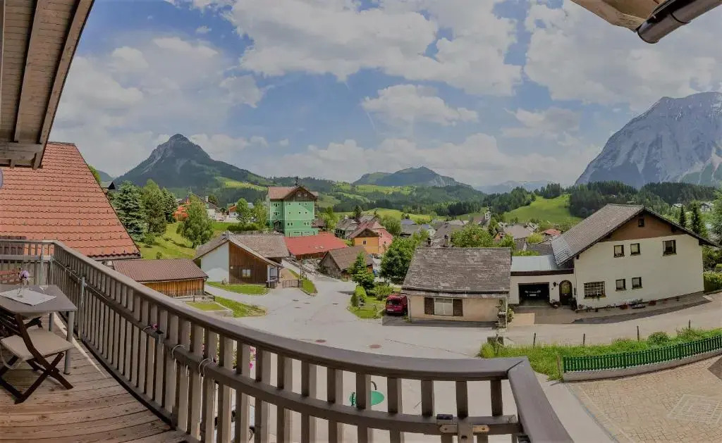 Alpine Appartement Top 4 by AA Holiday Homes