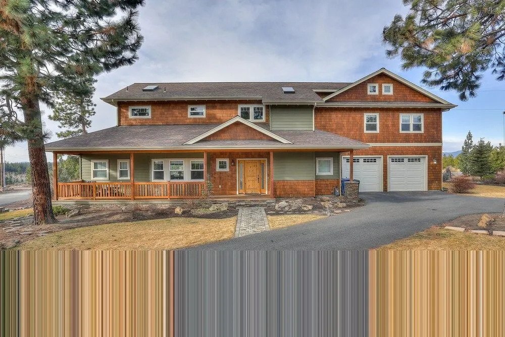 Spacious Five Peaks Home with Soaking Tub and BBQ by RedAwning