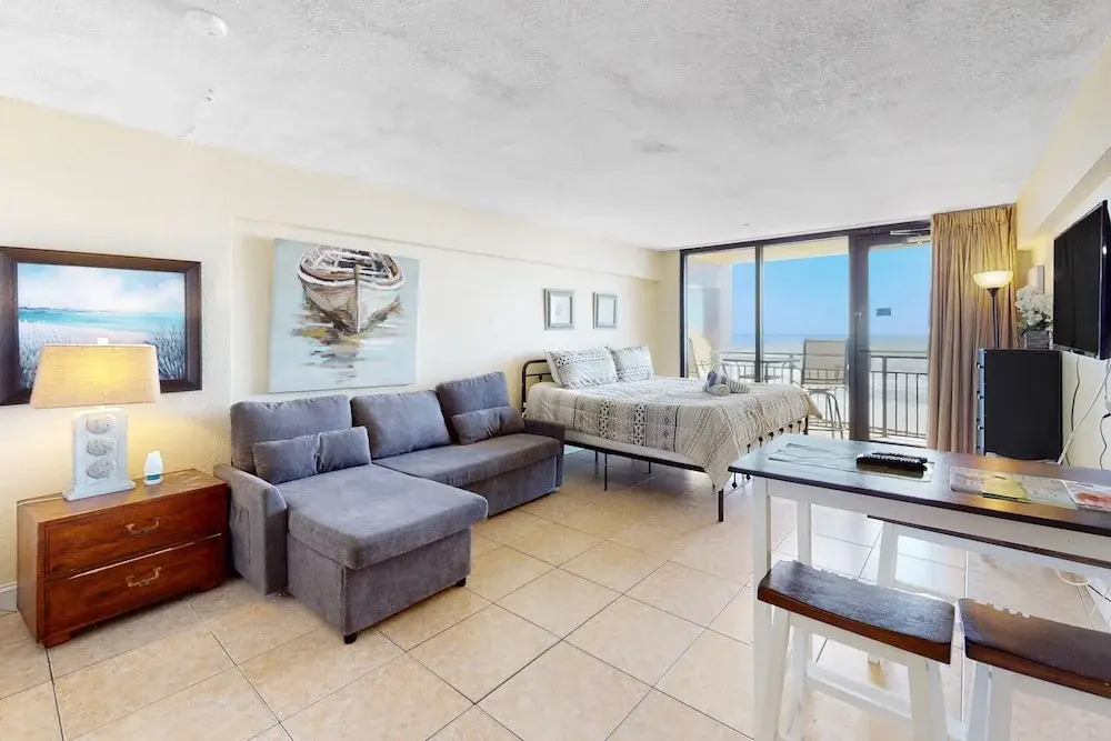 Hawaiian Inn 422
