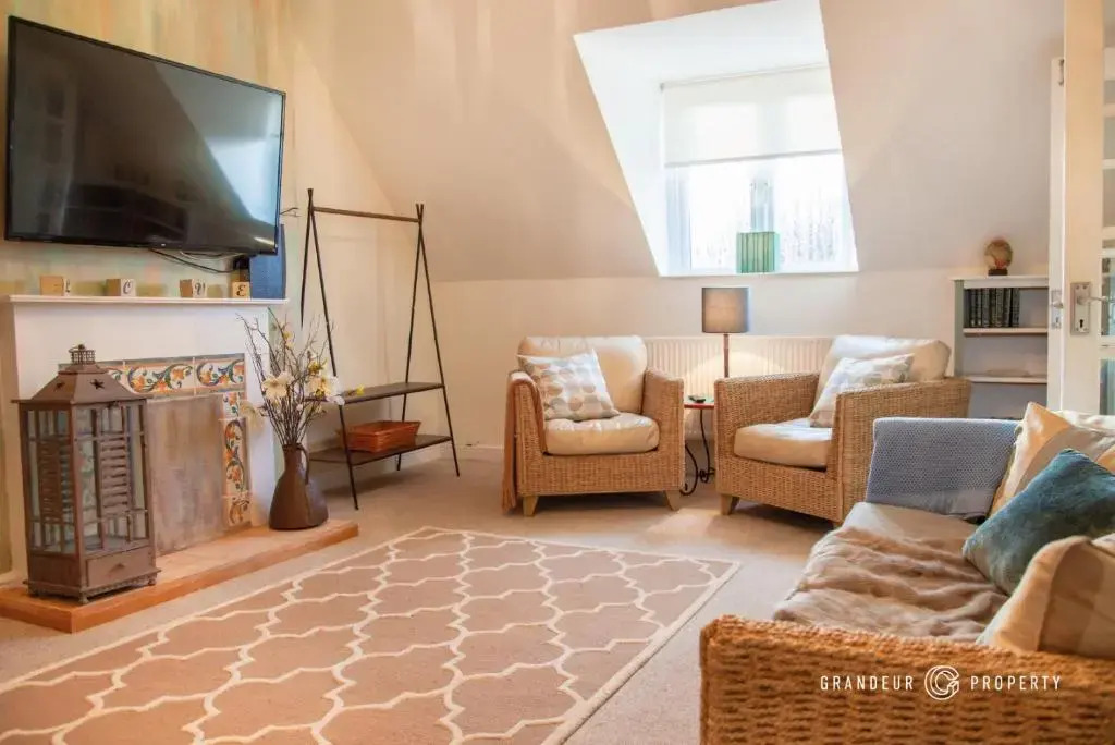 Sky View - Lovely 1bed Suite close to Beach and with Parking