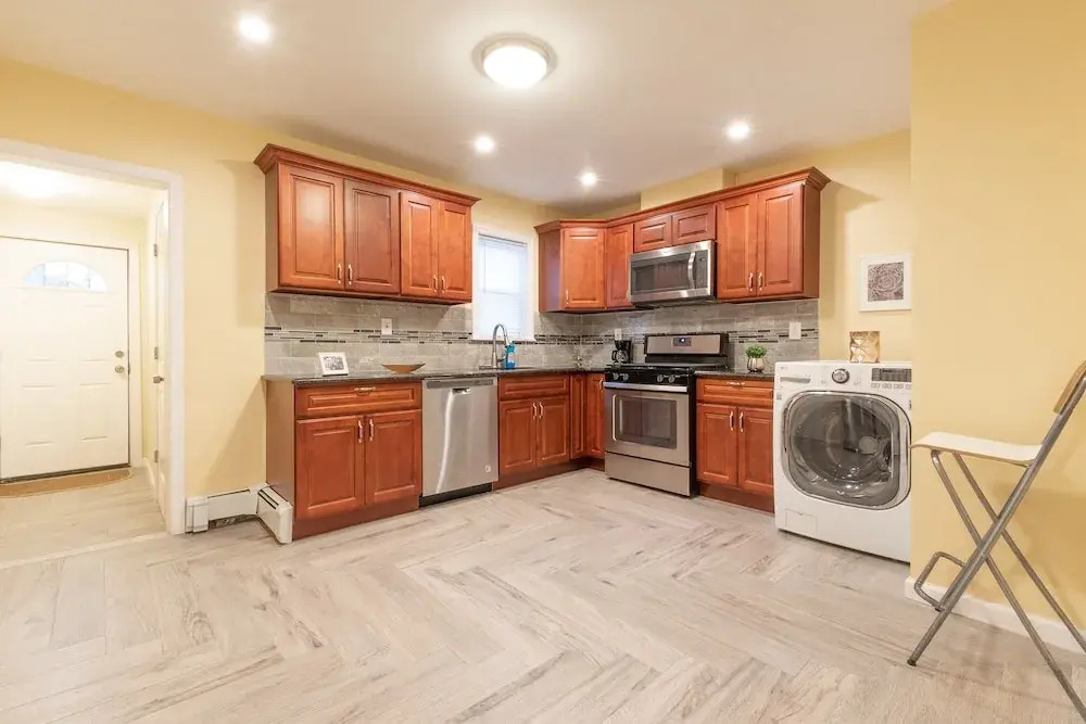 Jersey, Hoboken 37 Vroom Street 3 Bedroom Apts