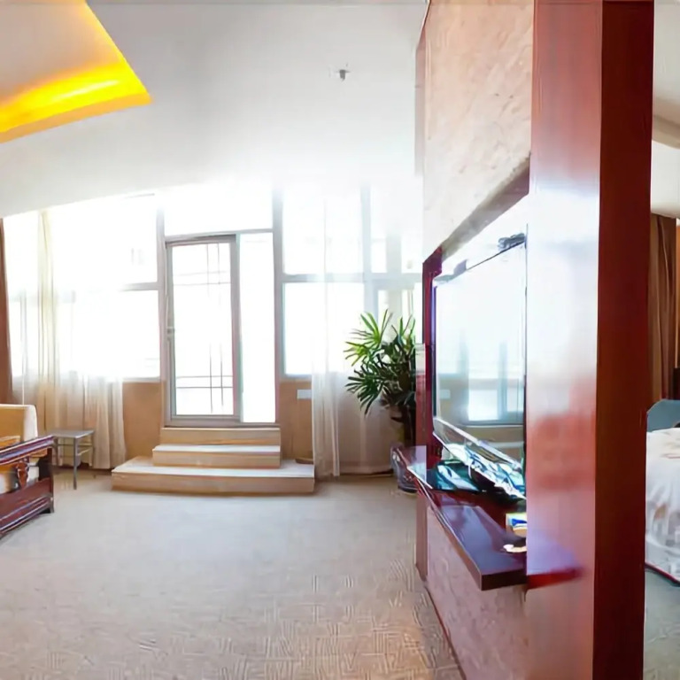 Jiangnanchun Hot Spring Resort Hotel